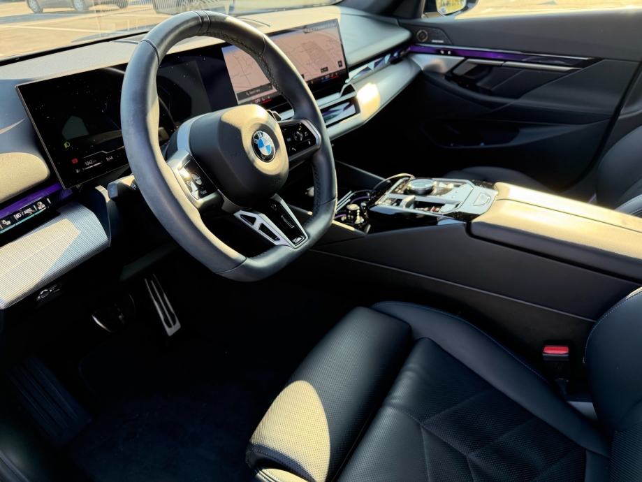 Bmw 520d M sport Pro, 5/2025, 5g garancija i servisi, kupljen u Tomic, fotografija 8