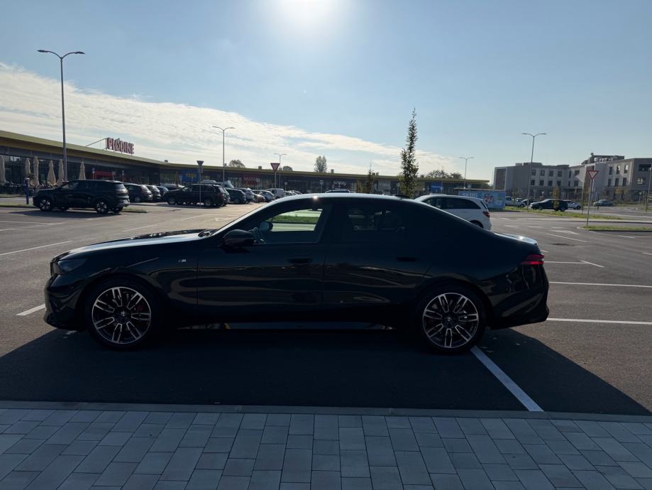 Bmw 520d M sport Pro, 5/2025, 5g garancija i servisi, kupljen u Tomic, fotografija 5