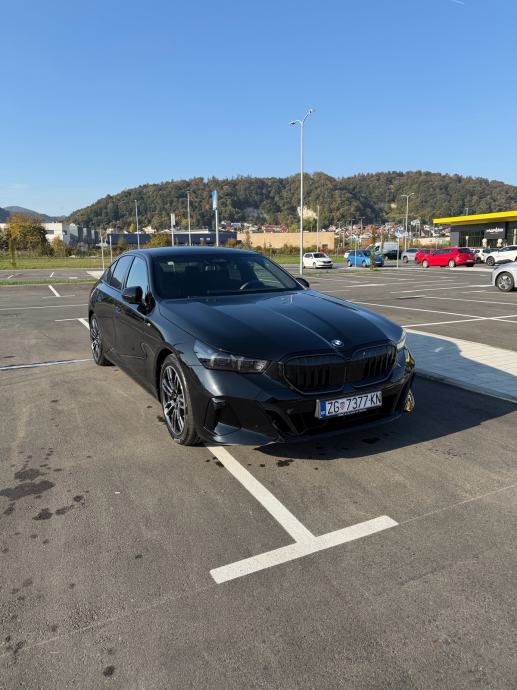 Bmw 520d M sport Pro, 5/2025, 5g garancija i servisi, kupljen u Tomic, fotografija 2