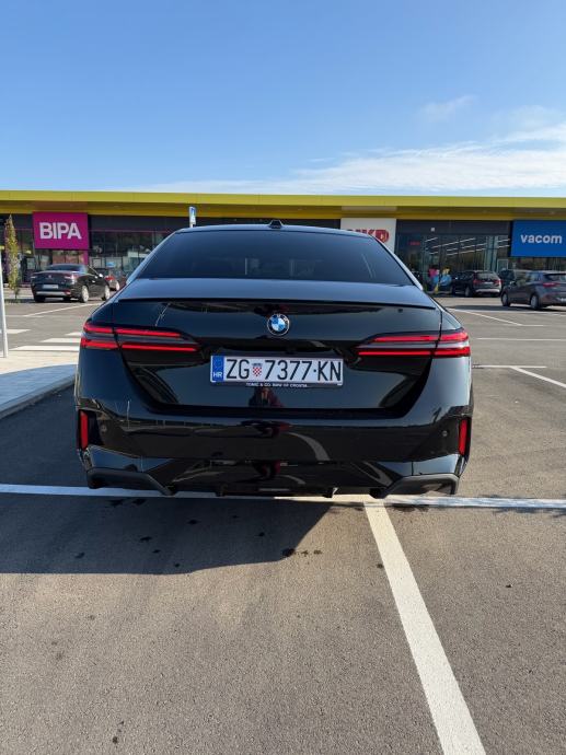 Bmw 520d M sport Pro, 5/2025, 5g garancija i servisi, kupljen u Tomic, fotografija 4