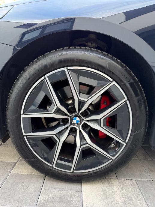 BMW 520d, M sport PRO, panorama, iconic glow, bowers & wilkins, full.., fotografija 20
