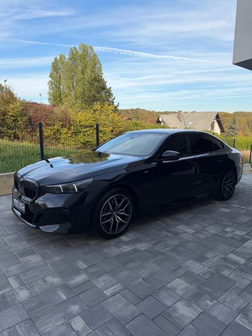 BMW 520d, M sport PRO, panorama, iconic glow, bowers & wilkins, full.., fotografija 5