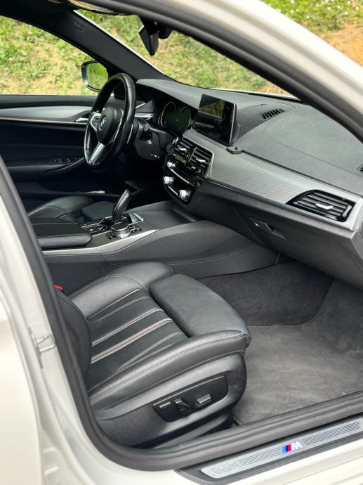 BMW 520d M Sportpaket, fotografija 11