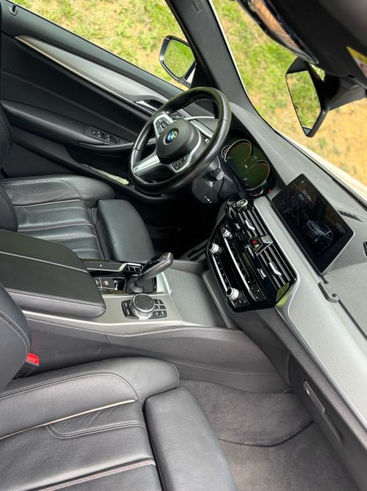 BMW 520d M Sportpaket, fotografija 12