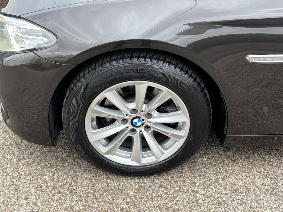 BMW 520d T,Automatik,Redizajn,LuxuryLine!, fotografija 12