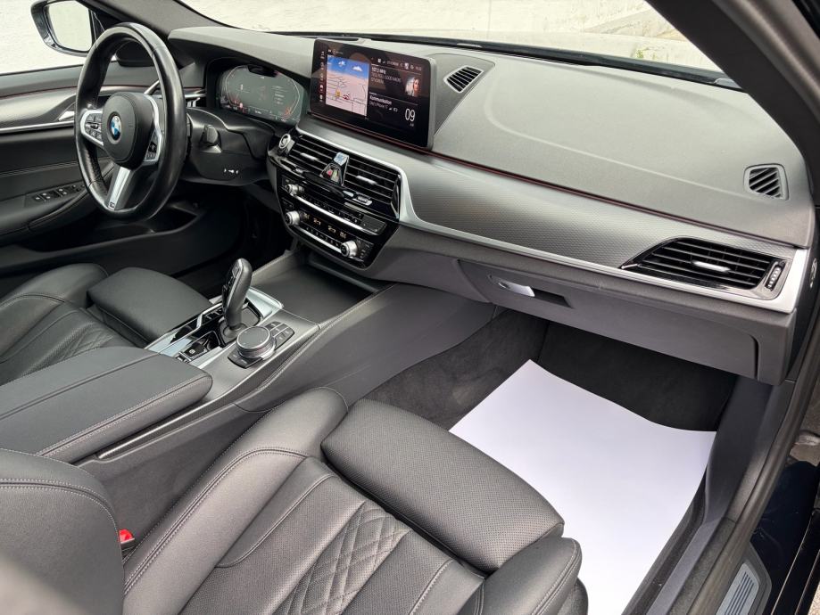 BMW 520d xdrive M Sport | Laser | Head-up | ACC | Jamstvo do 36 mj., fotografija 13