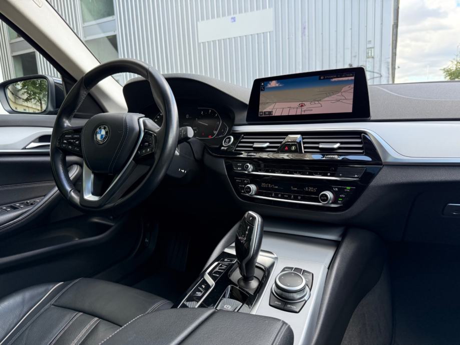 BMW 520d xDrive °NAVI°EL. PANORAMA°KOŽA°JAMSTVO 12MJ°LEASING BEZ UČEŠĆ, fotografija 13