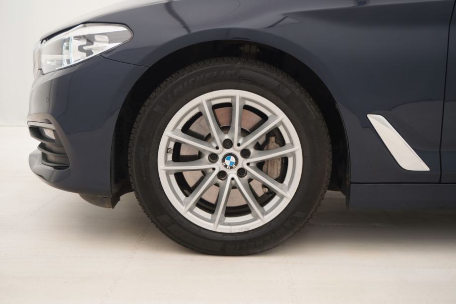 BMW 530d Touring xDrive | Cjena uključuje troškove uvoza, fotografija 7