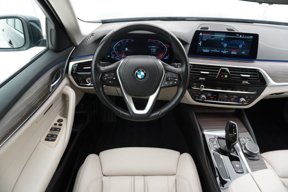 BMW 530d Touring xDrive | Cjena uključuje troškove uvoza, fotografija 12