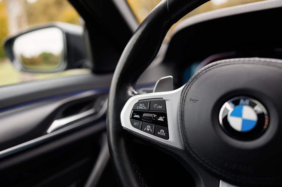 BMW 530d xDrive M-Sport - Laser | ACC | HUD | Ambi | Pano | Memo | Kam, fotografija 9
