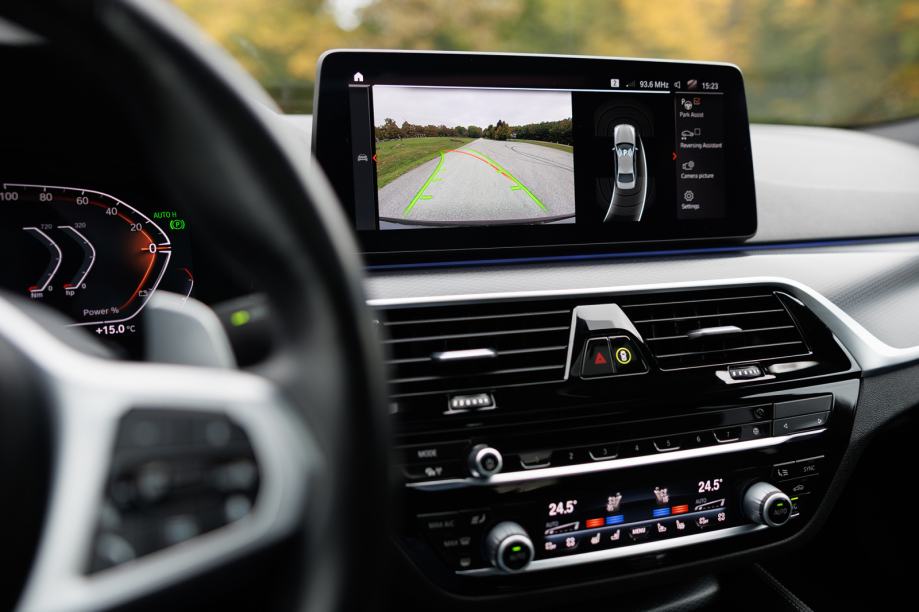 BMW 530d xDrive M-Sport - Laser | ACC | HUD | Ambi | Pano | Memo | Kam, fotografija 14