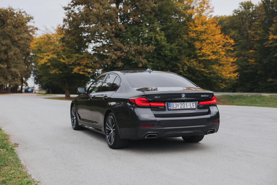 BMW 530d xDrive M-Sport - Laser | ACC | HUD | Ambi | Pano | Memo | Kam, fotografija 5
