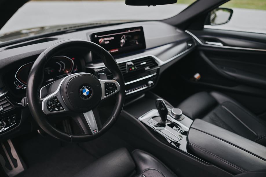 BMW 530d xDrive M-Sport - Laser | ACC | HUD | Ambi | Pano | Memo | Kam, fotografija 6