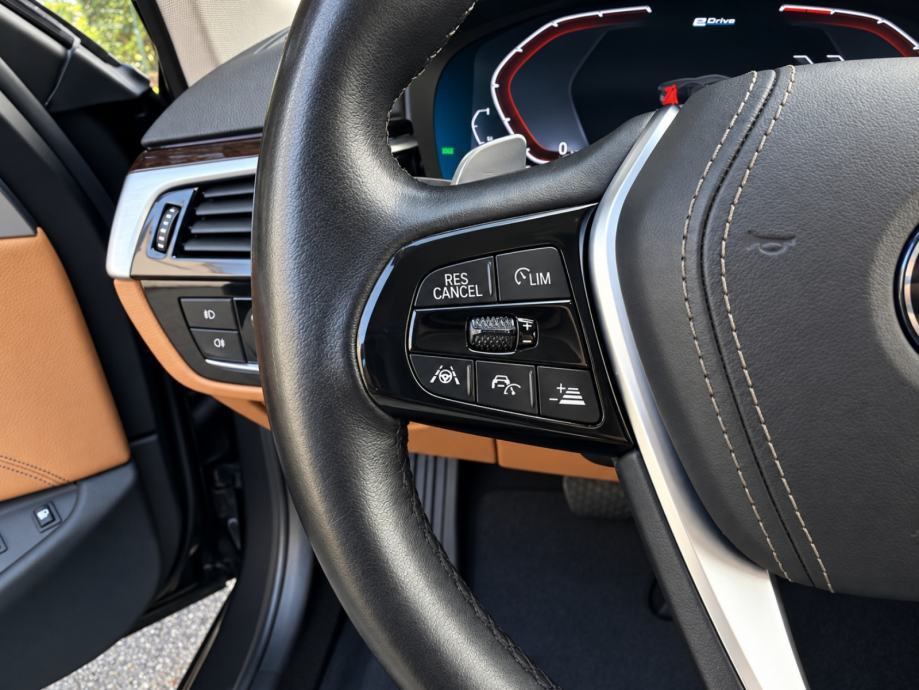 BMW 530e automatik 252 KS | koža | full led | ACC | premium jamstvo, fotografija 15
