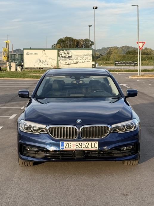 BMW 530e iPerformance Sport Line + 4 nove zimske gume Bridgestone, fotografija 3
