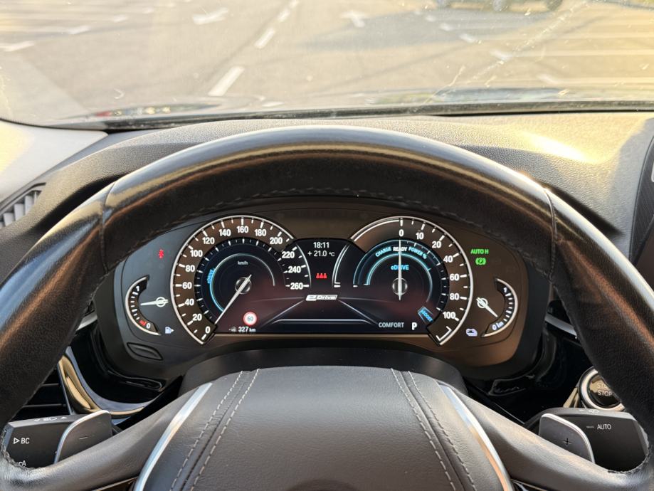 BMW 530e iPerformance Sport Line + 4 nove zimske gume Bridgestone, fotografija 8