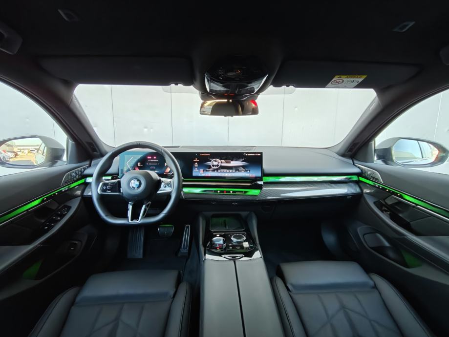BMW 540d xDrive M Sport, 360° kamera, Bowers & Wilkins, fotografija 10