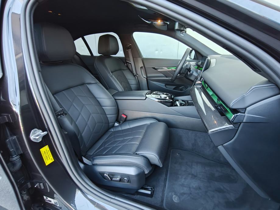 BMW 540d xDrive M Sport, 360° kamera, Bowers & Wilkins, fotografija 11