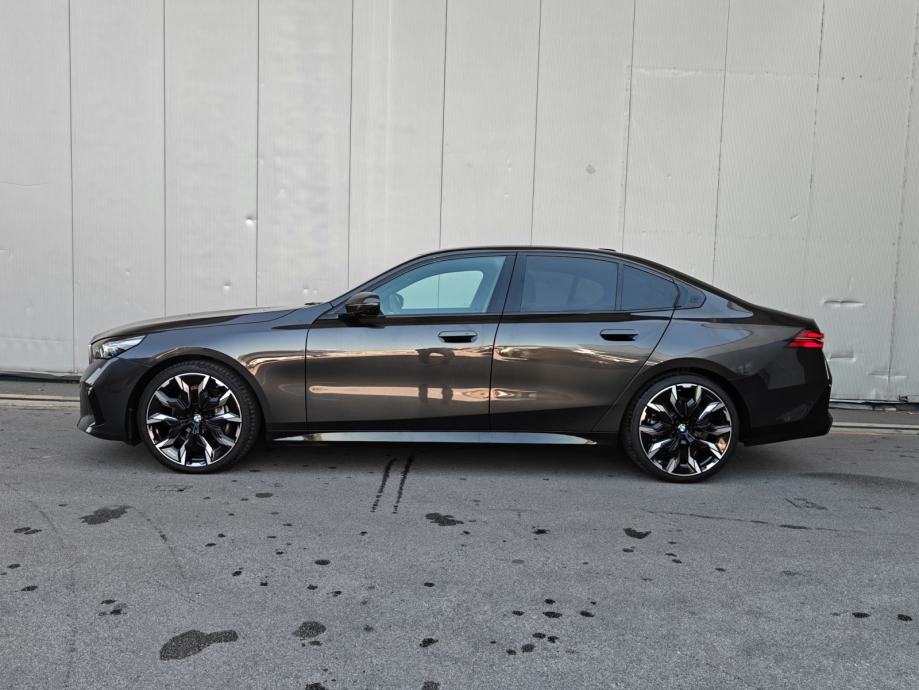 BMW 540d xDrive M Sport, 360° kamera, Bowers & Wilkins, fotografija 4