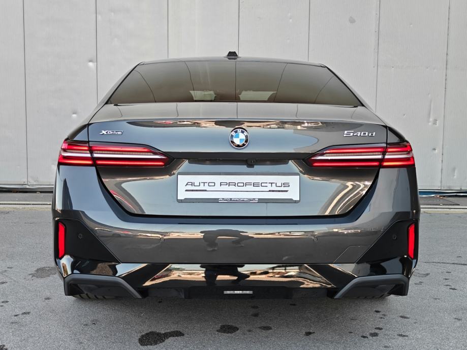 BMW 540d xDrive M Sport, 360° kamera, Bowers & Wilkins, fotografija 6