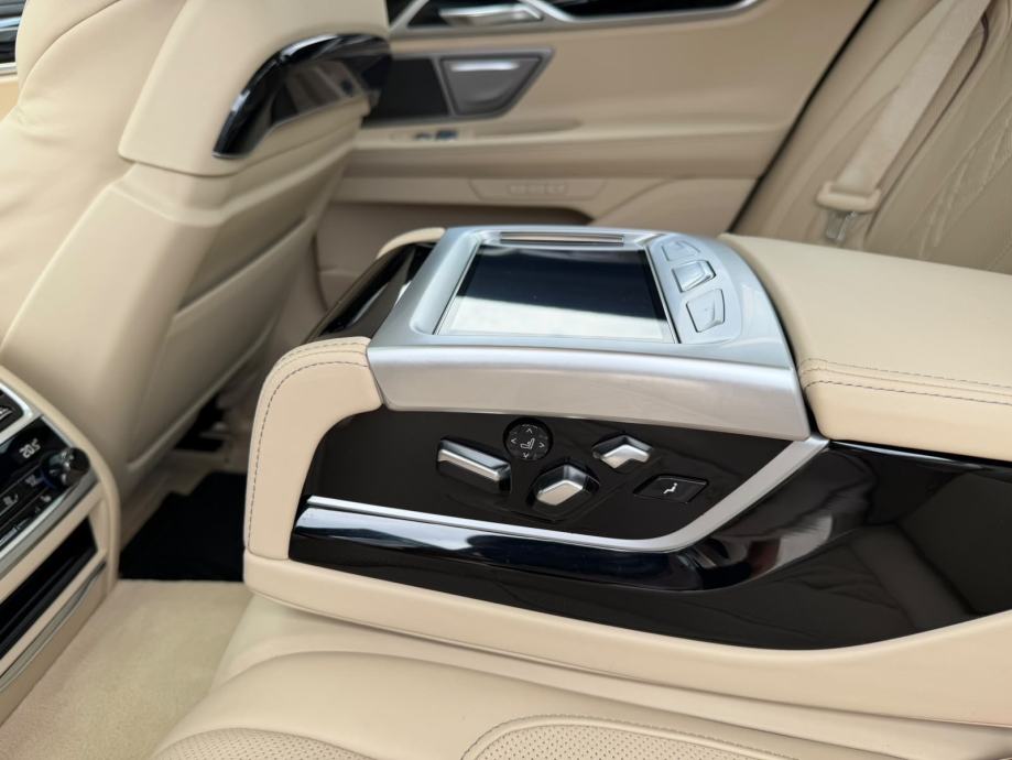 BMW 740d Xdrive **INDIVIDUAL**FACELIFT**U SUSTAVU PDV-a**, fotografija 19