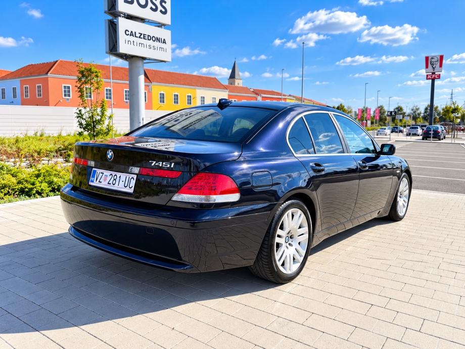 BMW 745i N62 4.4 V8, pogled izvana - slika 3