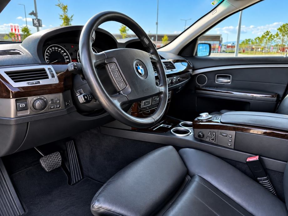 BMW 745i N62 4.4 V8, fotografija 10