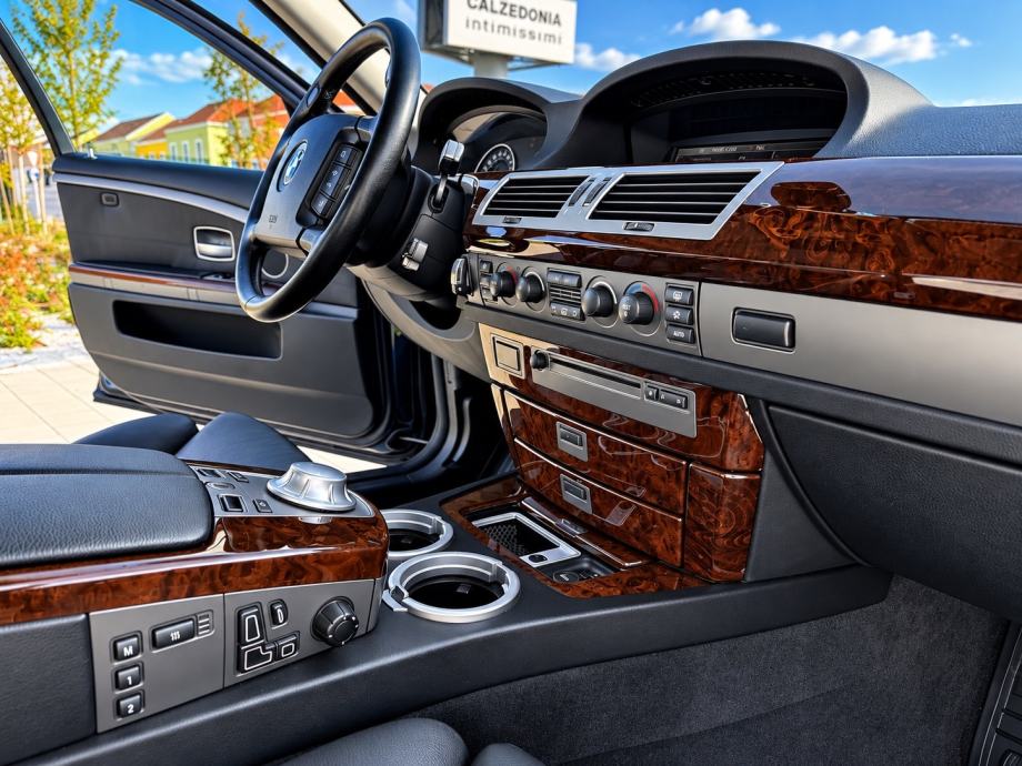 BMW 745i N62 4.4 V8, fotografija 12
