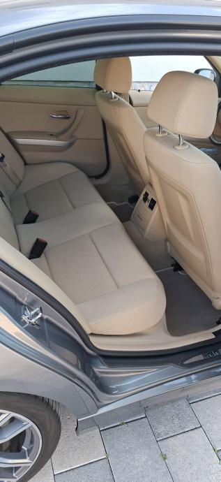 BMW E90 318i Lci, fotografija 2