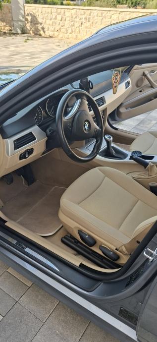 BMW E90 318i Lci, fotografija 5