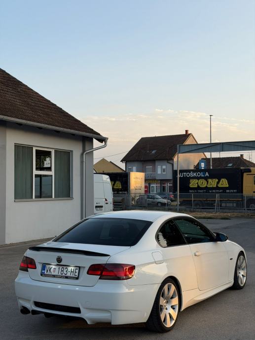 Bmw e92 320d ** M-PACK, AUTOMATIK, REG GODINU DANA **., pogled izvana - slika 4