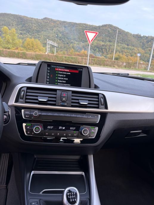 BMW F20 116d LCI, LED, Mediterranblau Metallic- FULL Servisna, Reg 10/, fotografija 16
