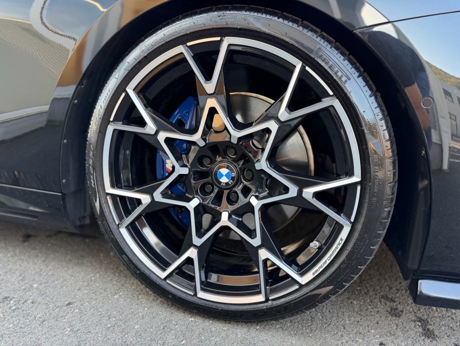 BMW G60 550e 2024.g., fotografija 8