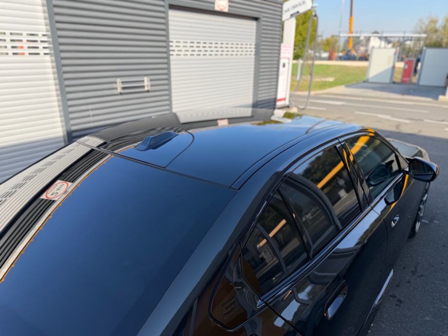 BMW G60 550e 2024.g., fotografija 11