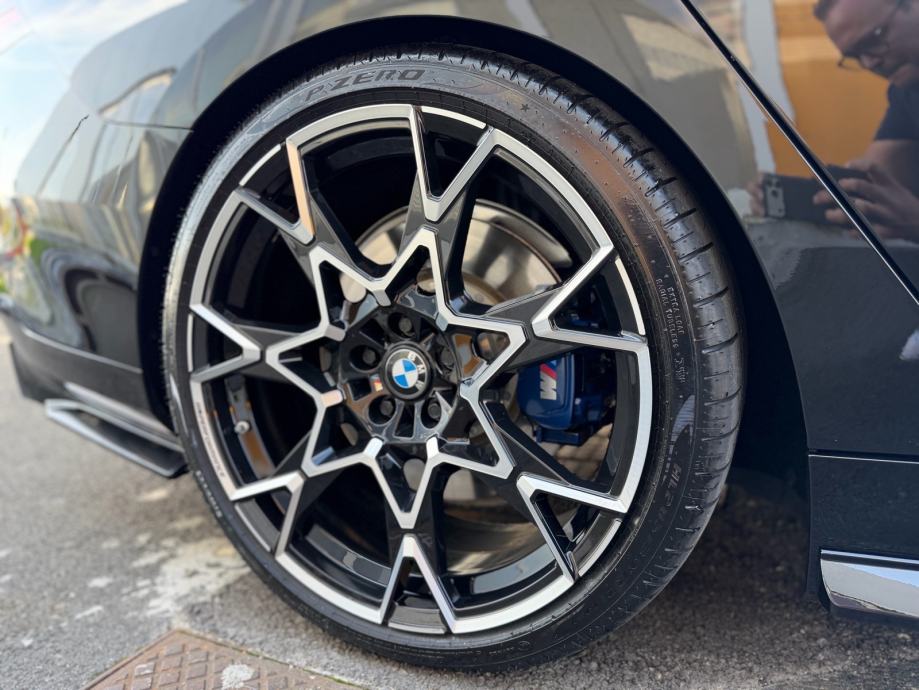 BMW G60 550e 2024.g., fotografija 7