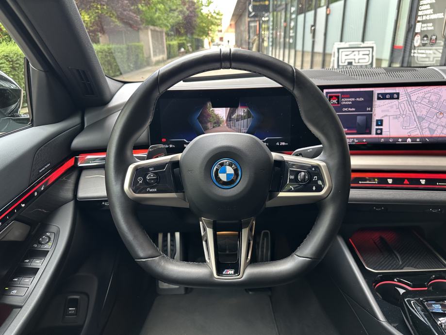 BMW i5 eDrive 40 *M SPORT PRO*PANORAMA*360°*H/K*VENTILACIJA*, fotografija 13