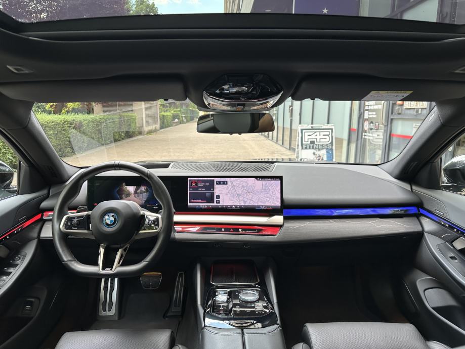 BMW i5 eDrive 40 *M SPORT PRO*PANORAMA*360°*H/K*VENTILACIJA*, fotografija 12