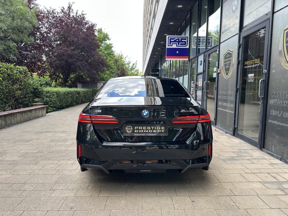 BMW i5 eDrive 40 *M SPORT PRO*PANORAMA*360°*H/K*VENTILACIJA*, pogled izvana - slika 4