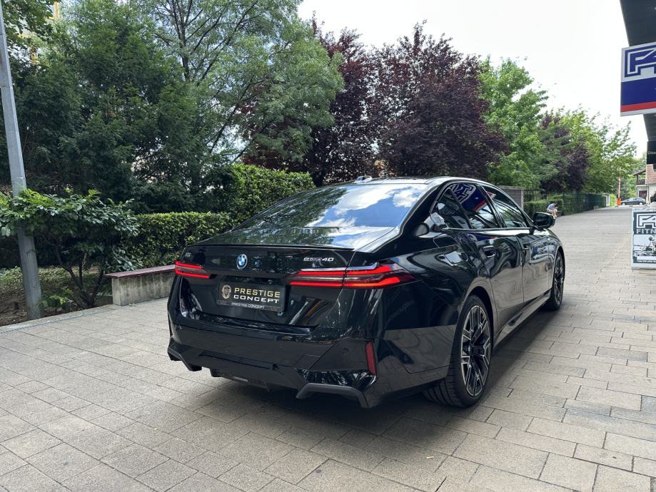 BMW i5 eDrive 40 *M SPORT PRO*PANORAMA*360°*H/K*VENTILACIJA*, pogled izvana - slika 5