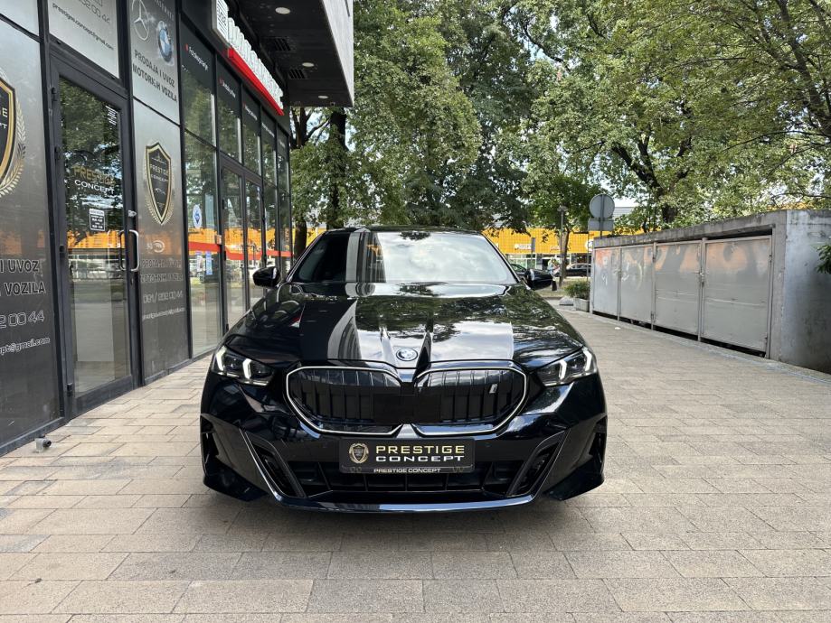 BMW i5 eDrive 40 *M SPORT PRO*PANORAMA*360°*H/K*VENTILACIJA*, fotografija 7