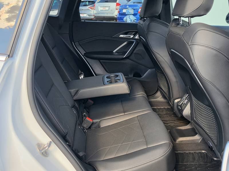 BMW iX1 xDrive30, pogled izvana - slika 5