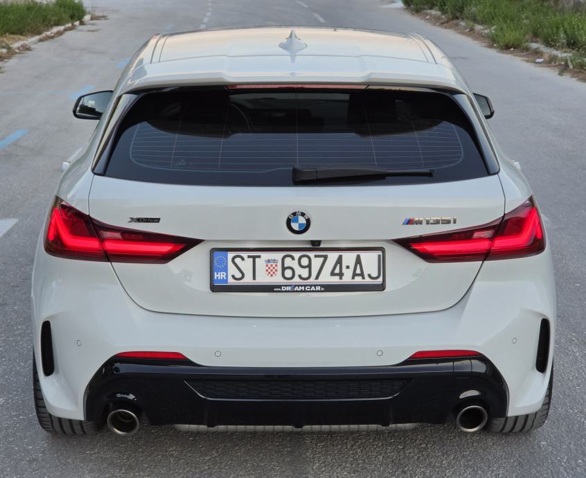 BMW M135i bmw sport mjenjač F1, servisna knjižica, na firmi u Pdv-u, fotografija 7