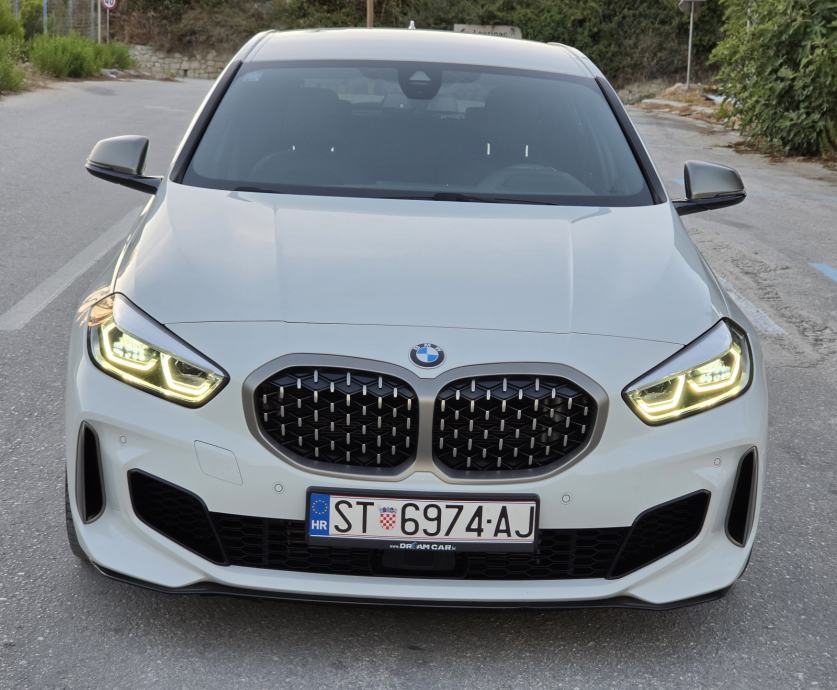 BMW M135i bmw sport mjenjač F1, servisna knjižica, na firmi u Pdv-u, fotografija 2