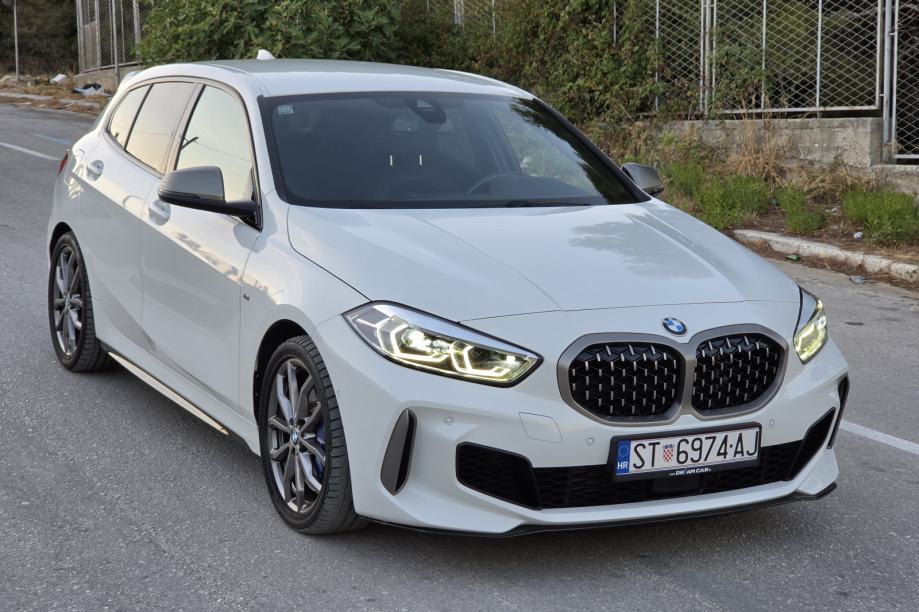 BMW M135i bmw sport mjenjač F1, servisna knjižica, na firmi u Pdv-u, fotografija 3