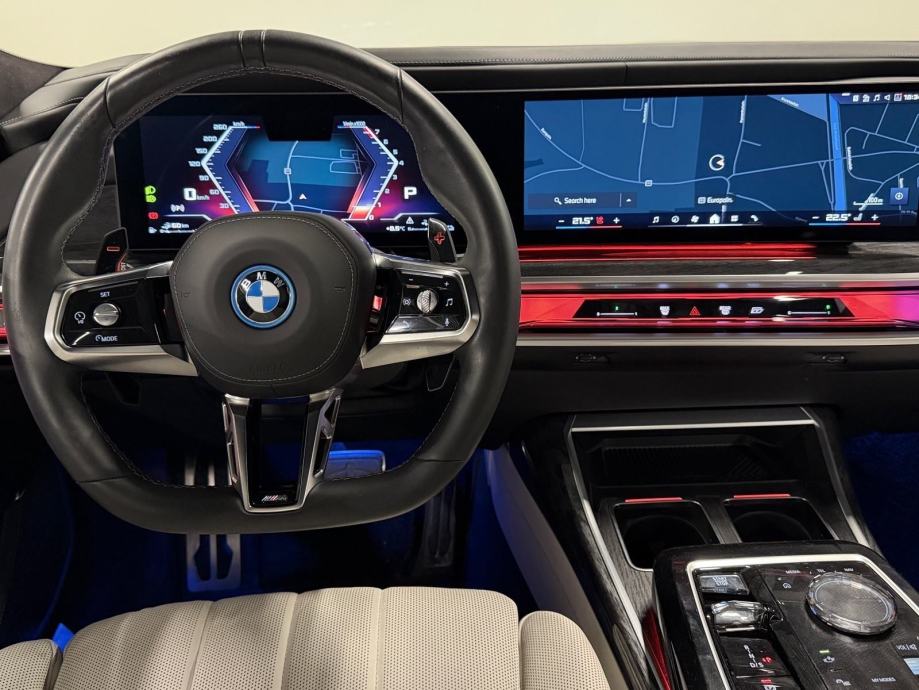 BMW M760e Hybrid Xdrive Iconic Diamond Masaza El.Vrata Individual B&W, fotografija 7