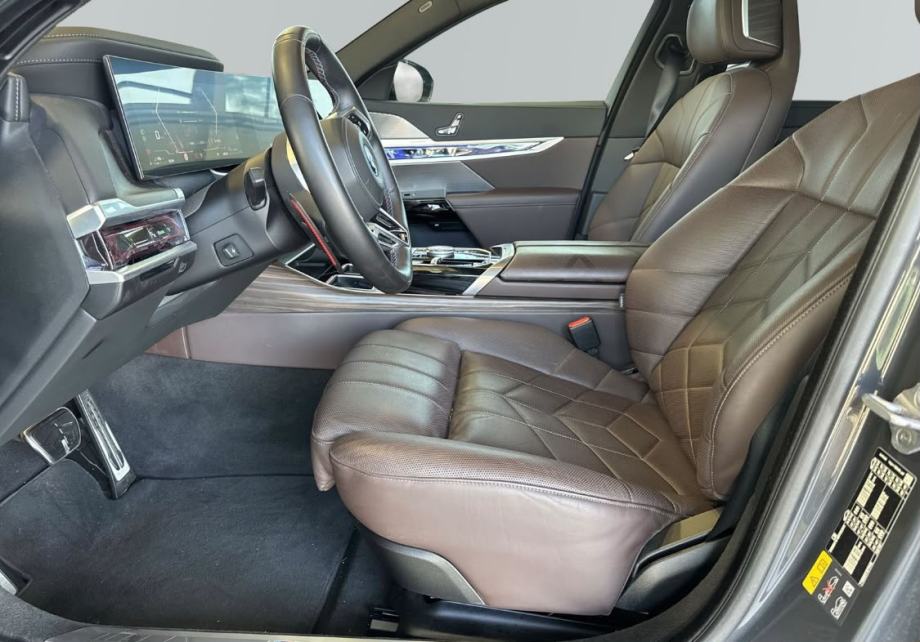 BMW M760e xDrive M SPORT | 571 KS | 01/2025 | BMW GARANCIJA, fotografija 6