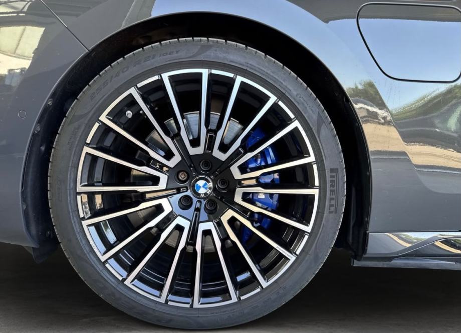 BMW M760e xDrive M SPORT | 571 KS | 01/2025 | BMW GARANCIJA, fotografija 10
