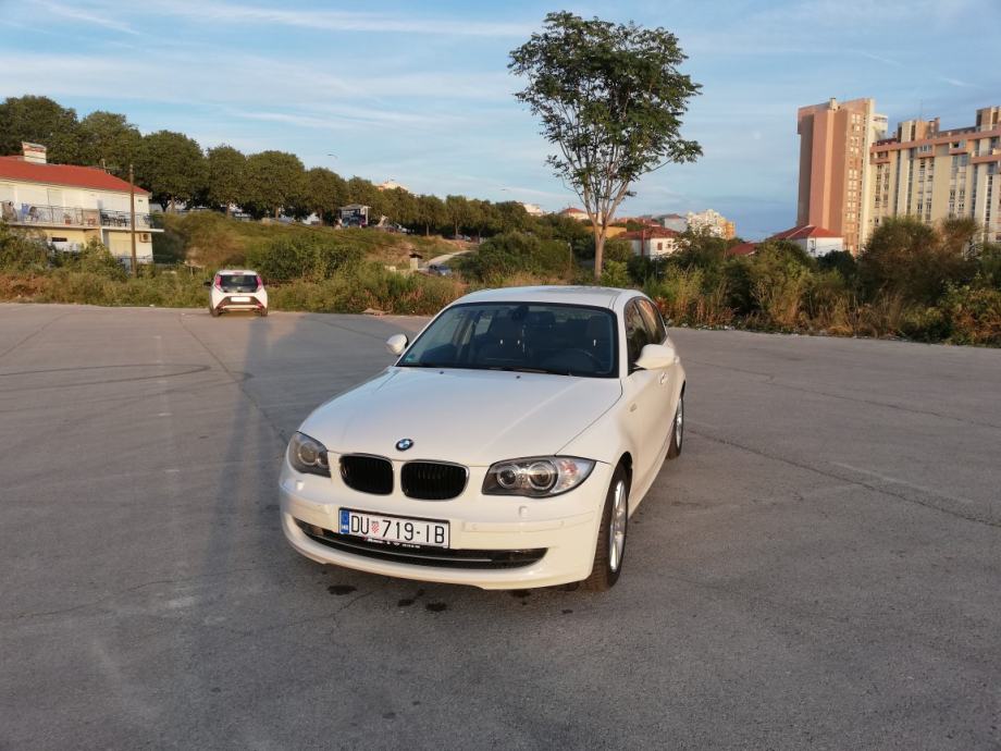 BMW serija 1 116d Servisna knjizica,Reg godinu dana