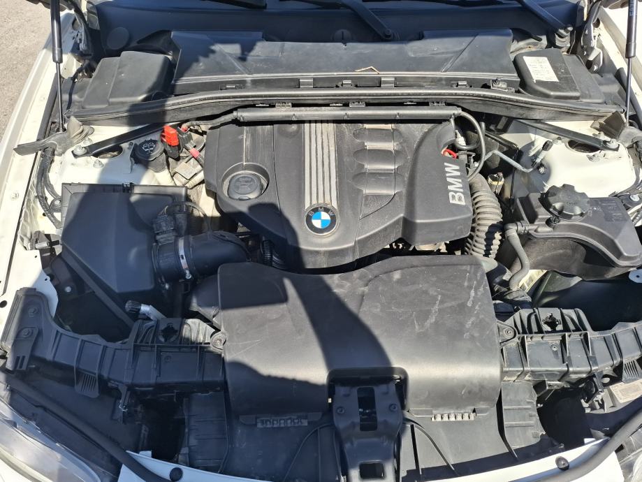 BMW serija 1 116d, fotografija 12