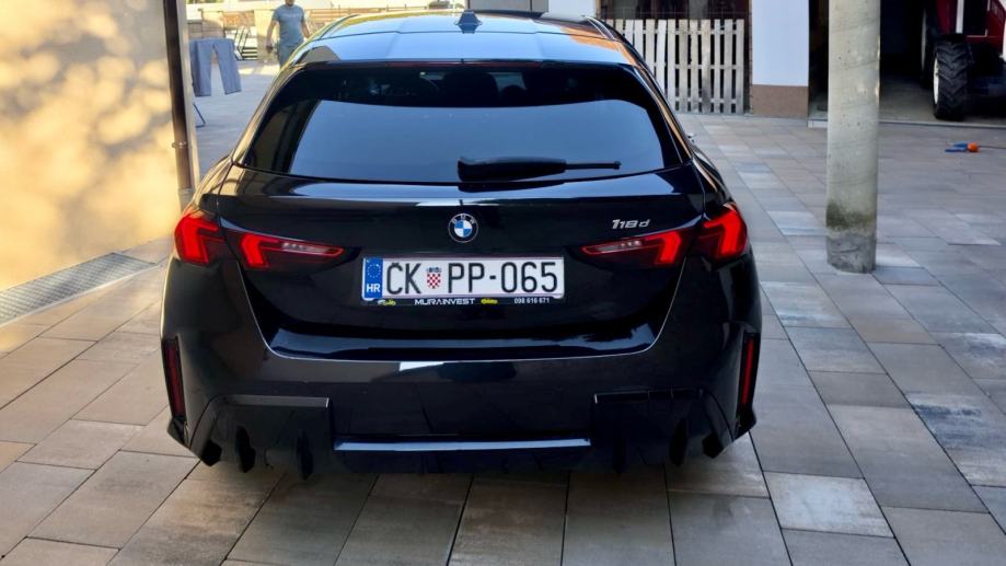 BMW serija 1 118d aut.M Sport,novi top model,full led,samo 26000km,ČK!, fotografija 8
